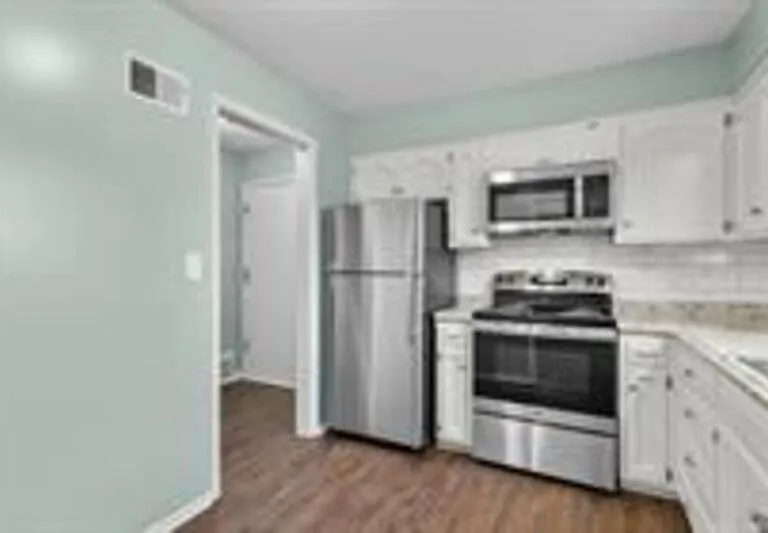 5601 W 58th St #212 — Photo 8