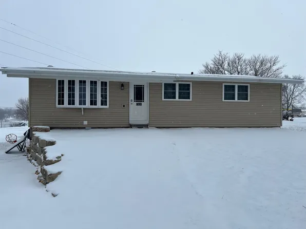 313 Pickanax St, Shullsburg, WI 53586