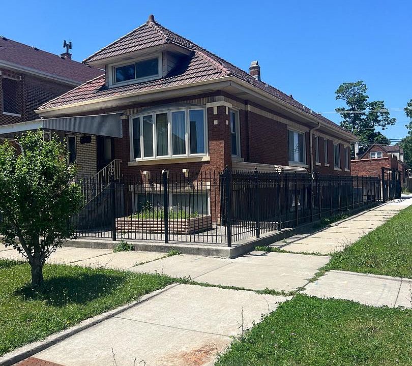 1st image of 5300 S Washtenaw Ave