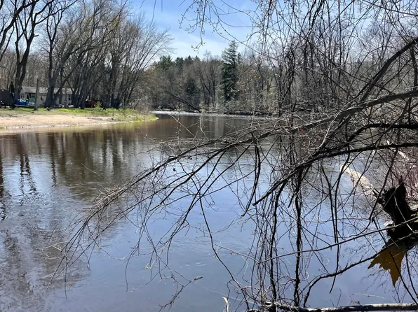 N River St, Evart, MI 49631