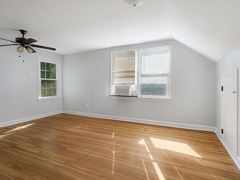 4525 Sequoia Rd — Photo 31