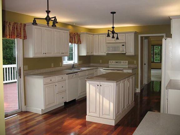 Updated Flooring, Cabinets 