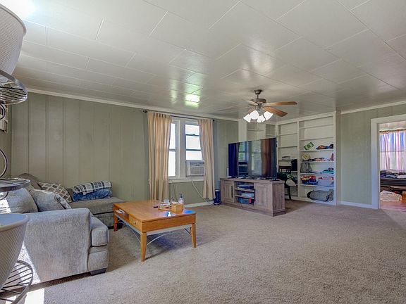 3rd image of 3315 Montague Rd