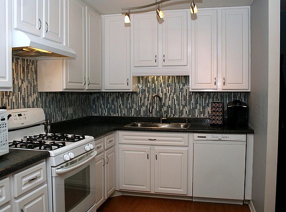 3rd image of 1053 W Ogden Ave APT 349
