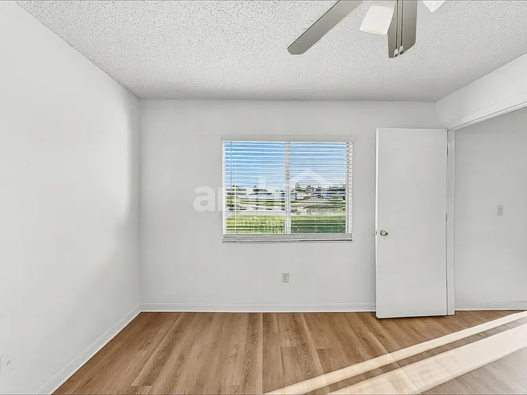11806 Brenford Crest Dr — Photo 10
