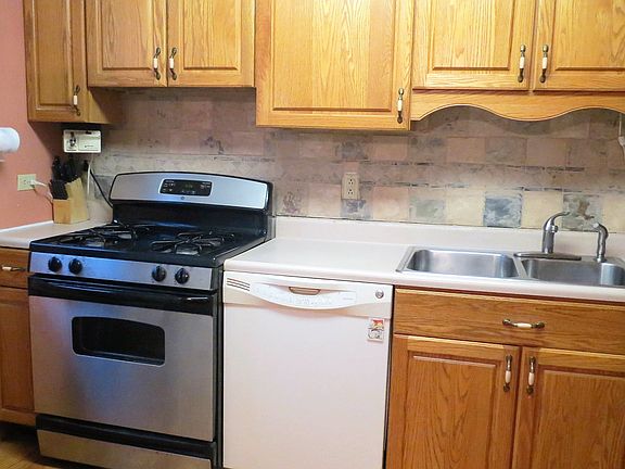 5th image of 314 Trumbull Dr