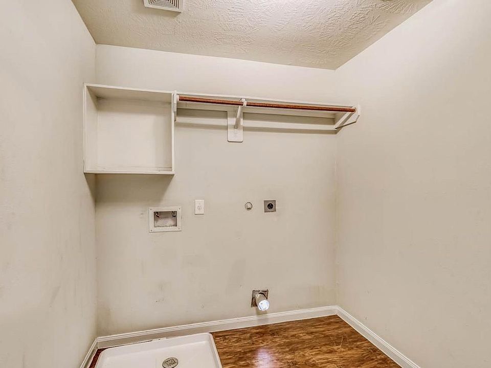 1st image of 6119 El Oro Dr