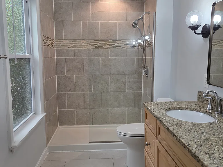 18-26 Bowen St #1 — Photo 12