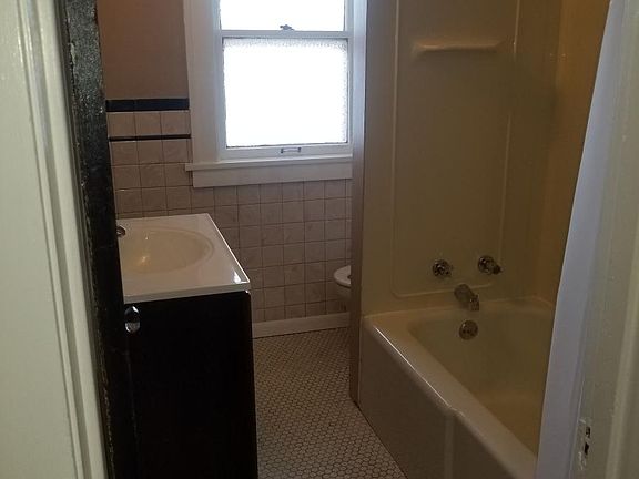 4th image of 14201 Madison Ave #1