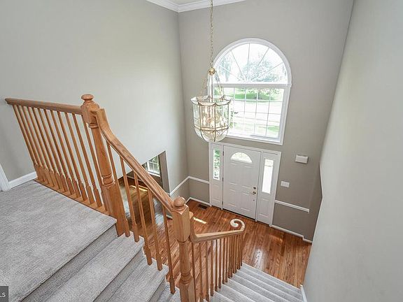 4th image of 47 Florence Dr
