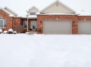 3105 Carrington Ln, Bloomington, IL 61705