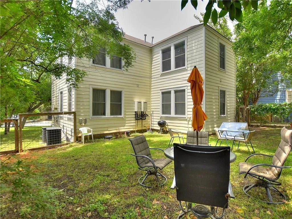 8 bed, 2690 sqft, $15,600 — Photo 2
