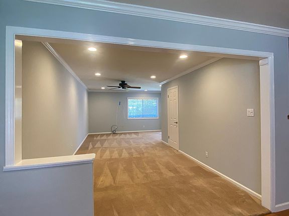 4th image of 2759 Delaware Ave