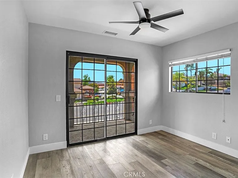 24050 Canyon Lake Dr N — Photo 28