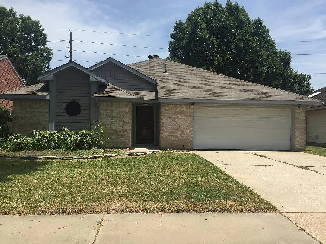 3 bed, 2.0 bath, 1783 sqft, $1,900 — Photo 1