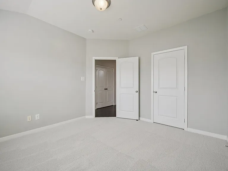 3934 Amberwood Dr — Photo 24