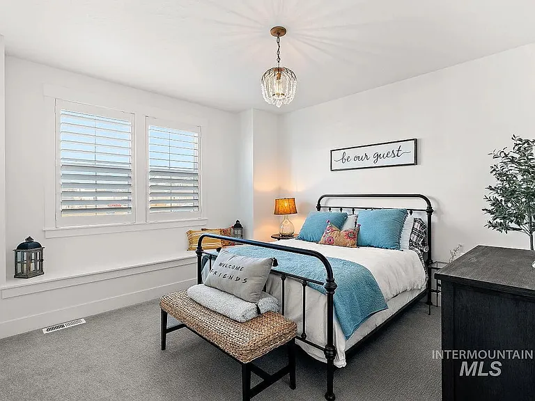 11843 W Castile Dr — Photo 9