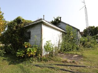 15 E Oneida St, La Crosse, IN 46348