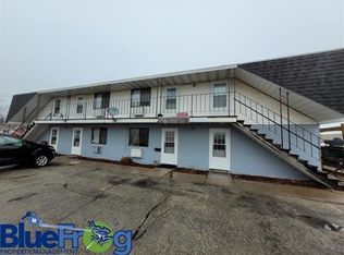 1914 Division St, New London, WI 54961