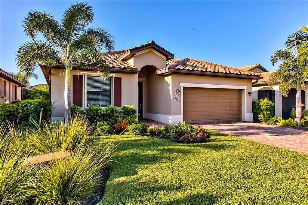 3 bed, 2.0 bath, 1677 sqft, $2,950 — Photo 3