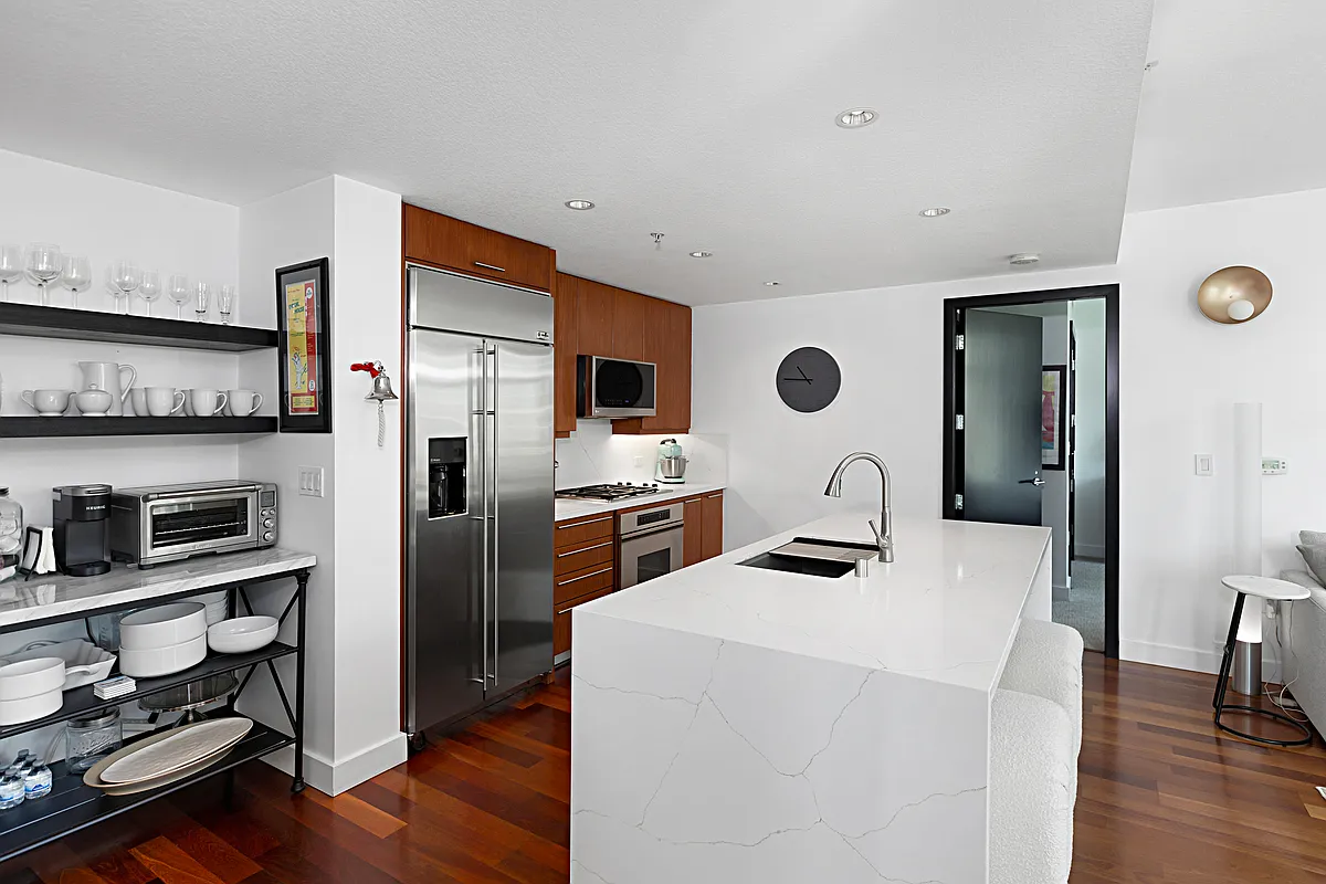 1 bed, 1.5 bath, 821 sqft, $4,300 — Photo 4