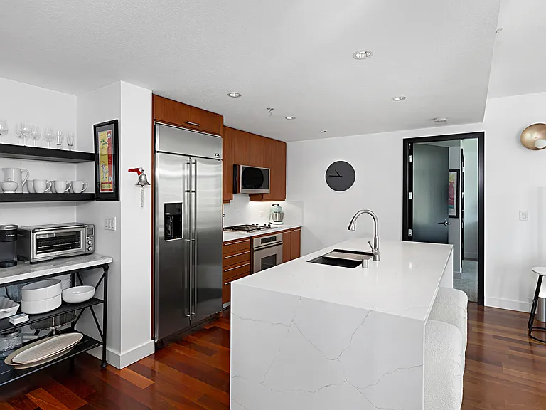 1199 Pacific Hwy #603 — Photo 4