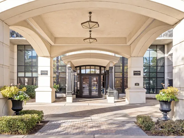 500 E Grant St APT 1604, Minneapolis, MN 55404