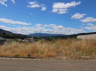 951 Forest Heights St #11, Sutherlin, OR 97479