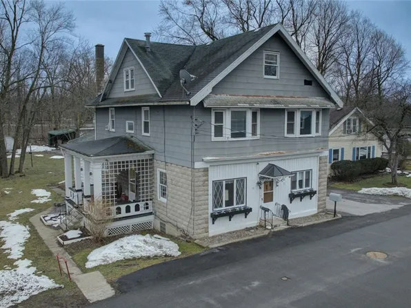 21 Main St, Bowmansville, NY 14026