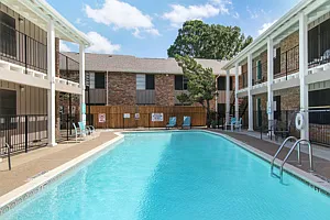 1232 Cavender Dr #102E — Photo 3