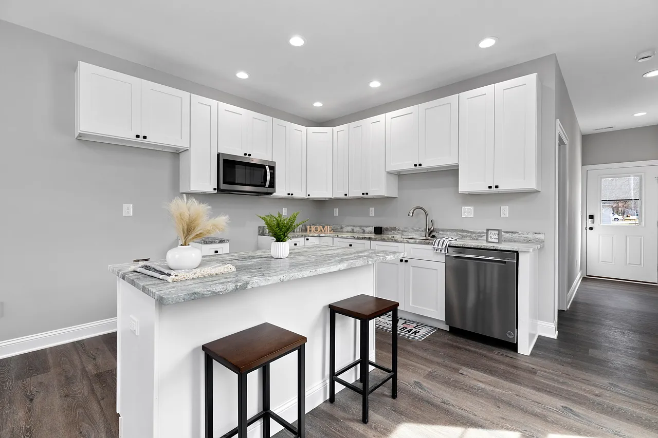 5 bed, 3.5 bath, 1728 sqft, $2,495 — Photo 1