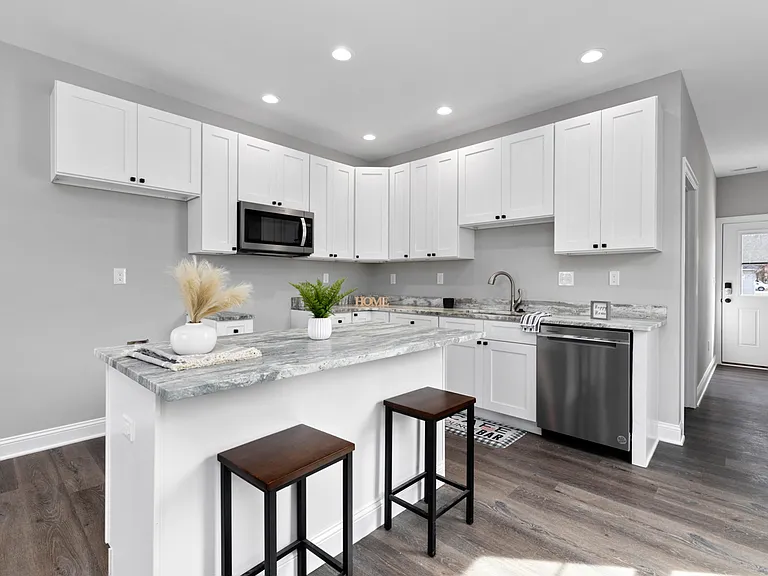 400 Cedar Ave #400 — Photo 1