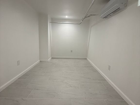 3rd image of 11524 166th St #1B