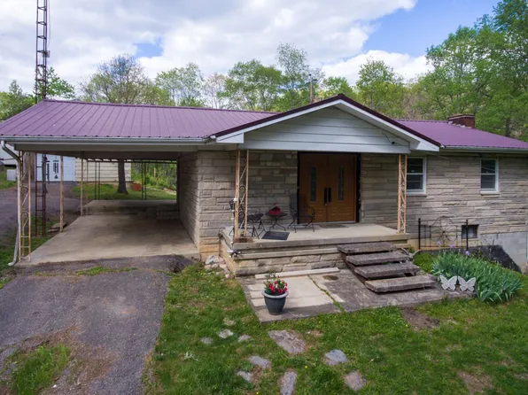 398 Lofty Heights Rd, Clay City, KY 40312