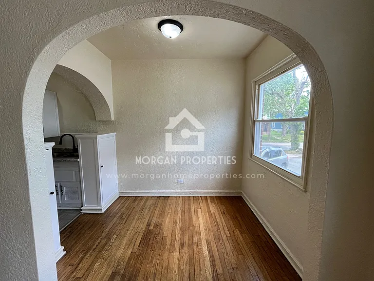 1231 W Walnut St #103 — Photo 4