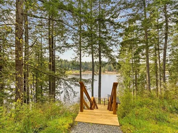 2687 Charles Rd, Nanaimo, BC V9X 1N5