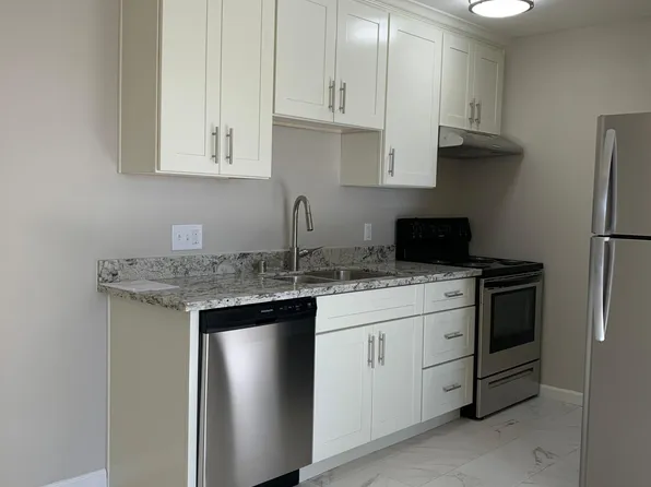 1140 Roewill Dr APT 8, San Jose, CA 95117