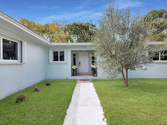 2nd image of 1003 Gibraltar Rd