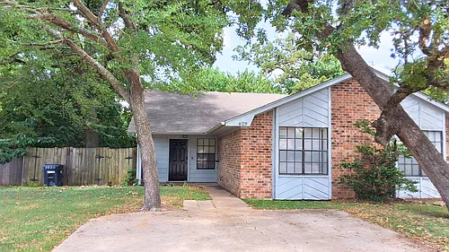 629 W Ridge Dr Photo 1