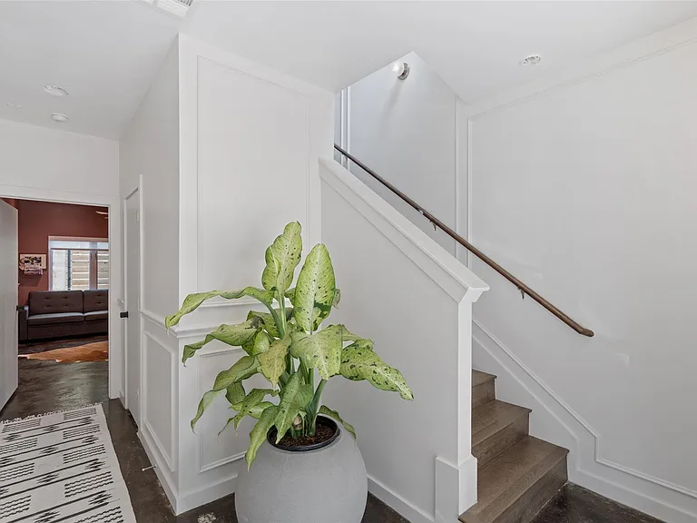 1500 Summit St #5 — Photo 31
