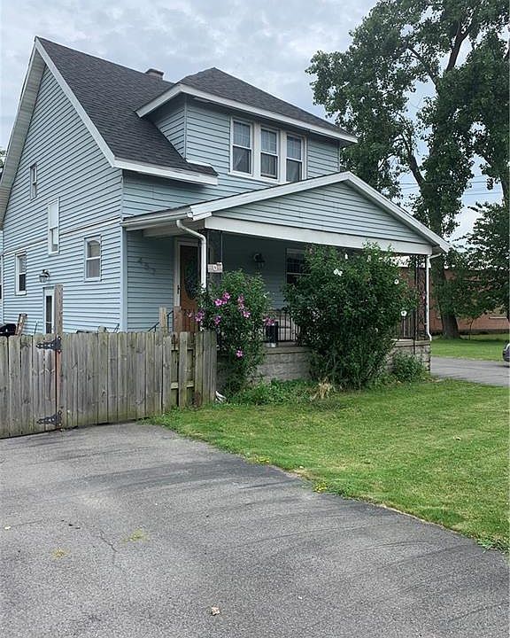 2nd image of 457 Mineral Springs Rd
