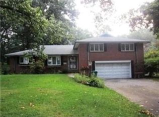 29 Jeanette Dr, Chicopee, MA 01013