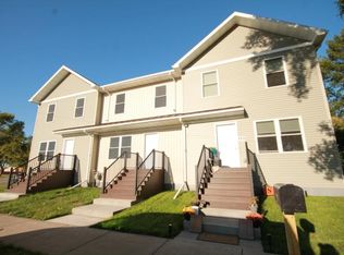 109 N 10th St, Grand Forks, ND 58203