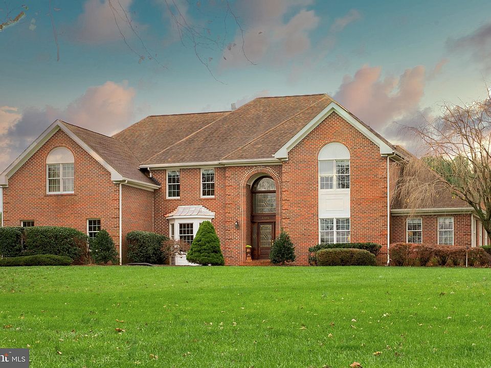 1st image of 42358 Green Meadow Ln