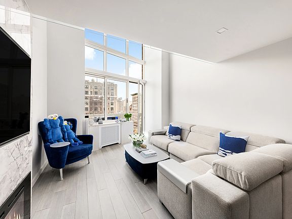 3rd image of 201 W 72nd St APT 10M