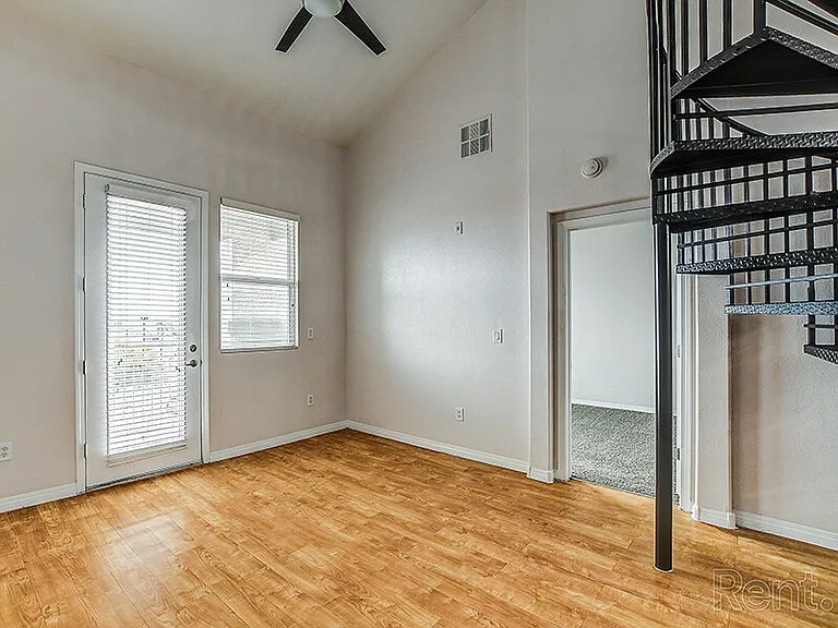 Fleetwood Apartments — Photo 17