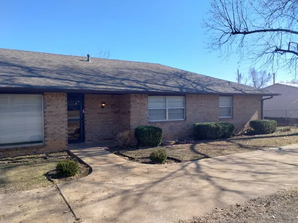 54 Sharon Rd, Lawton, OK 73507