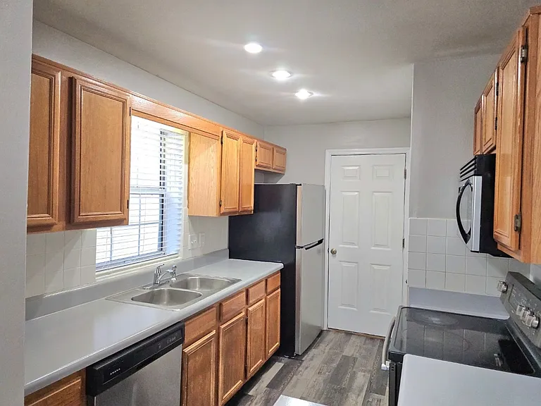 152 S Fairfield Dr — Photo 14