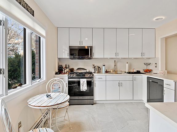 3rd image of 40A Harrison Ave #A