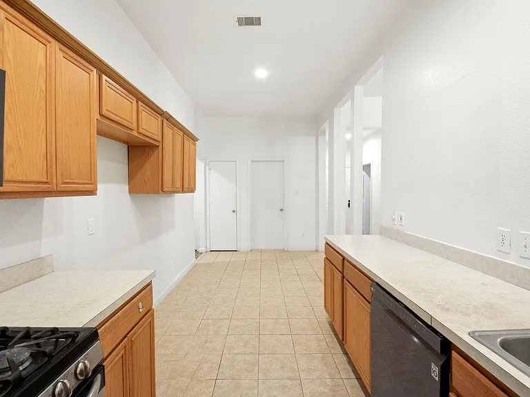 111 Thunder Basin Dr — Photo 17